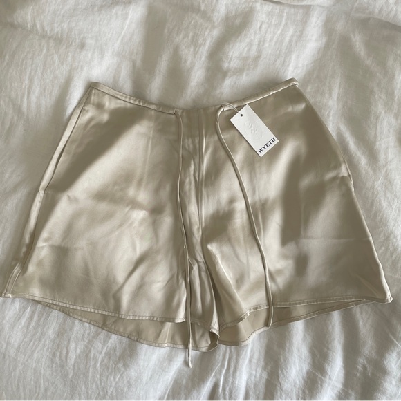 Wyeth Adele Silk Shorts - Picture 4 of 5
